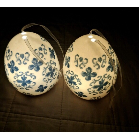 Valerie Parr Hill D Blue & White 2 Timed Illumination 3.5" Damask Porcelain Eggs - Picture 7 of 8
